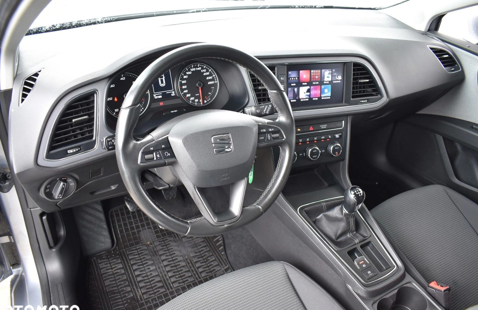 Seat Leon cena 58900 przebieg: 127379, rok produkcji 2019 z Poznań małe 407